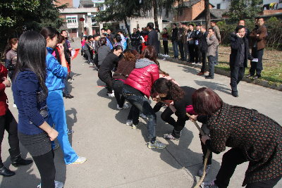 寶業(yè)（集團）公司舉行2013年度慶?！叭恕眿D女節(jié)活動