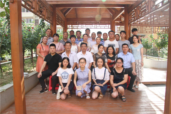 又是一年金秋季，助學(xué)圓夢(mèng)暖人心----2017年寶業(yè)集團(tuán)“金秋助學(xué)”活動(dòng)圓滿結(jié)束